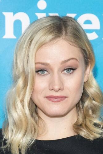 Olivia Taylor Dudley on Acting, Social Anxiety, and。